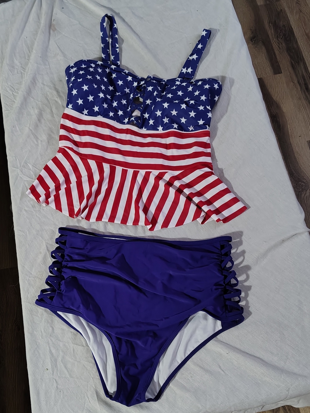 Ladies XXL Cute Flirty Peek-a-Boo Patriotic American Flag Tankini Swimsuit